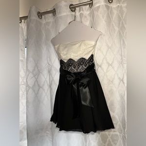 Black and white Jessica McClintock size 3 cocktail dress.